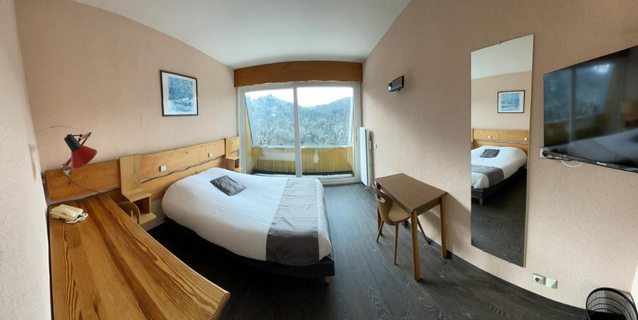 Logis De La Grande Cascade Hotel Le Tholy Bagian luar foto