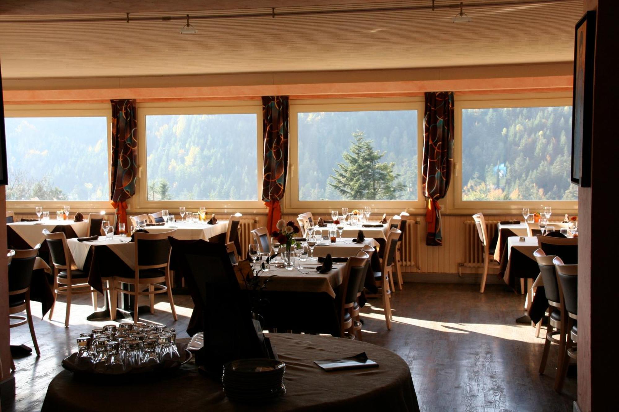 Logis De La Grande Cascade Hotel Le Tholy Bagian luar foto
